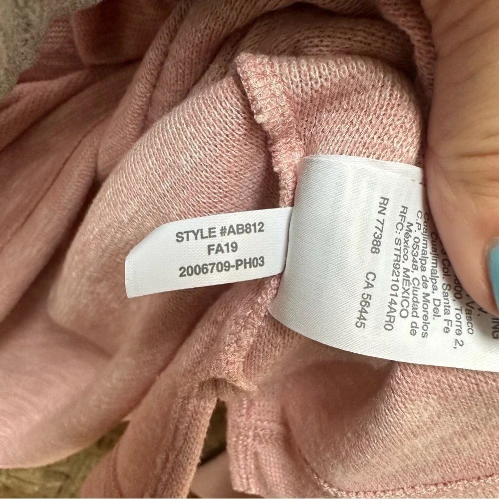 J. Crew Vintage Fleece Sweater Pink V-Neck Pullover Coquette Casual‎ Preppy M